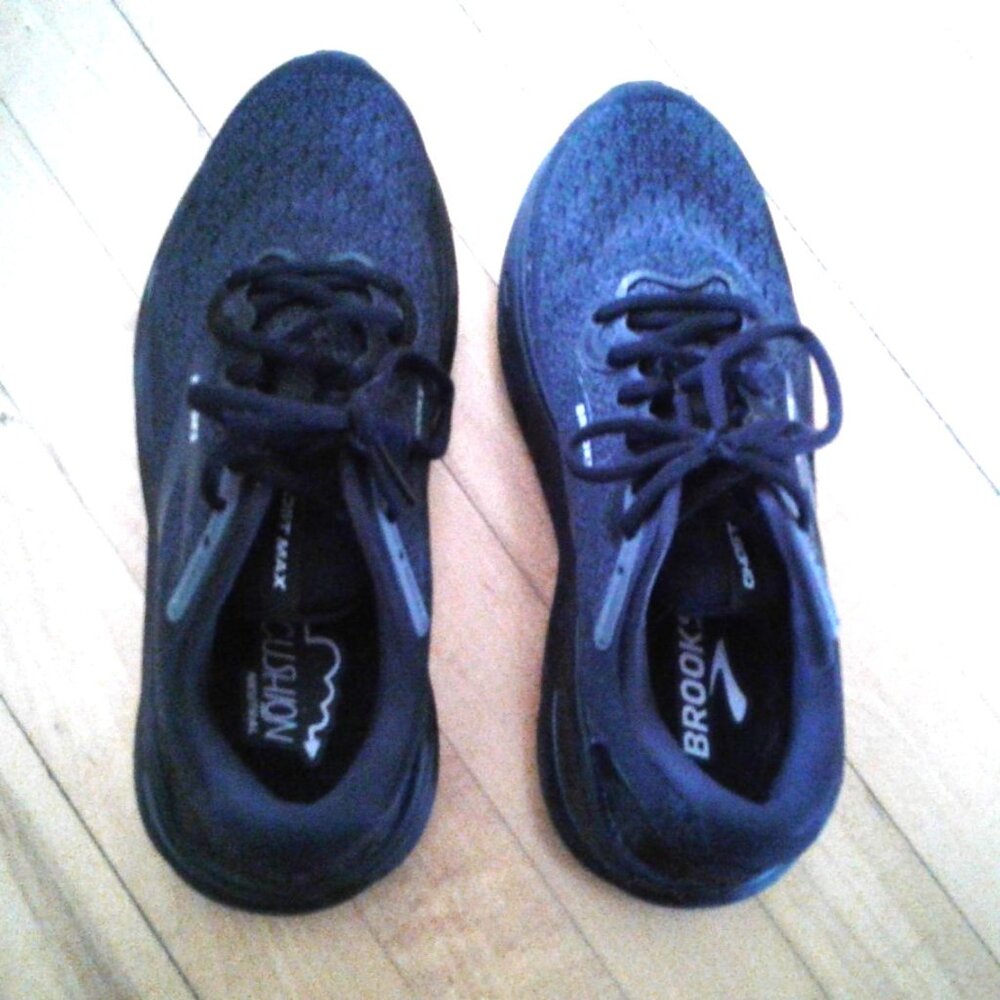 Brooks Cushion Neutral Women's Walking Shoes size 8